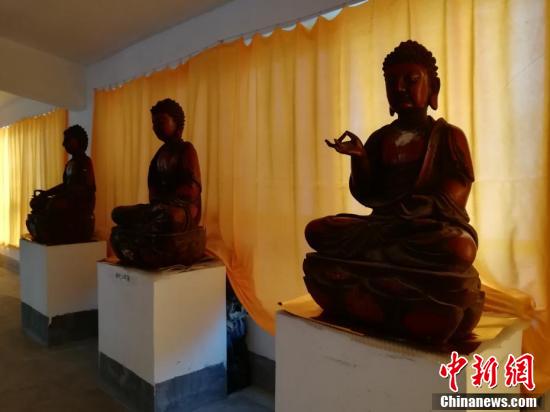 駐馬店七旬老人自建五層博物館 收藏6萬(wàn)余件藏品