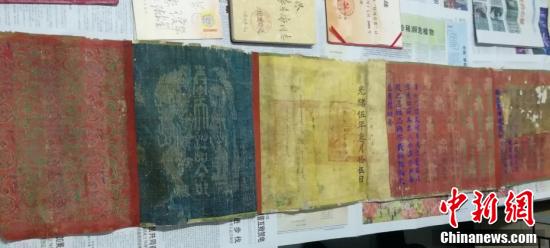 駐馬店七旬老人自建五層博物館 收藏6萬(wàn)余件藏品