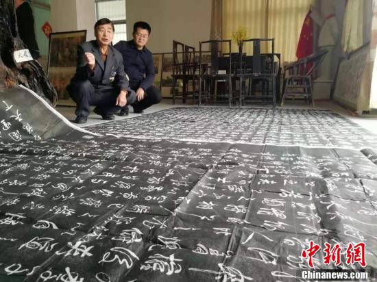 駐馬店七旬老人自建五層博物館 收藏6萬(wàn)余件藏品