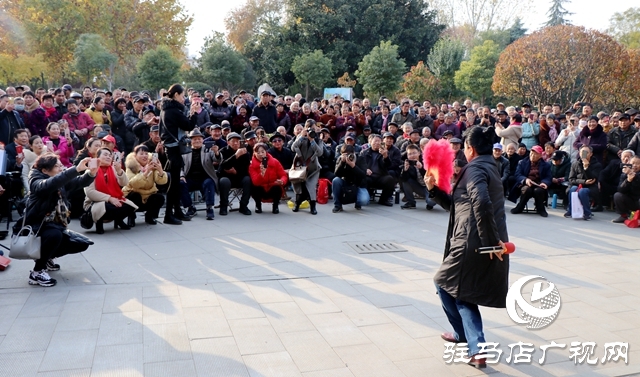 豫劇名家傾情獻唱 市民家門口享受文化大餐