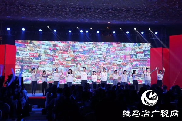 駐馬店廣播電視臺迎新年演唱會華麗上演