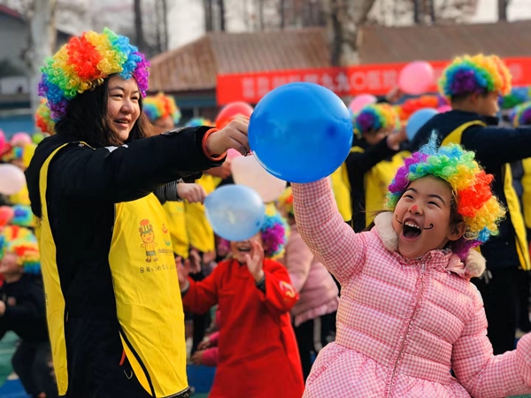 親子趣味聯(lián)歡會(huì) 萌娃家長(zhǎng)樂翻天