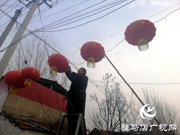 西平縣崔莊村村民:手里有錢啦 過年不差錢