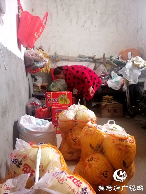 西平縣崔莊村村民:手里有錢啦 過年不差錢