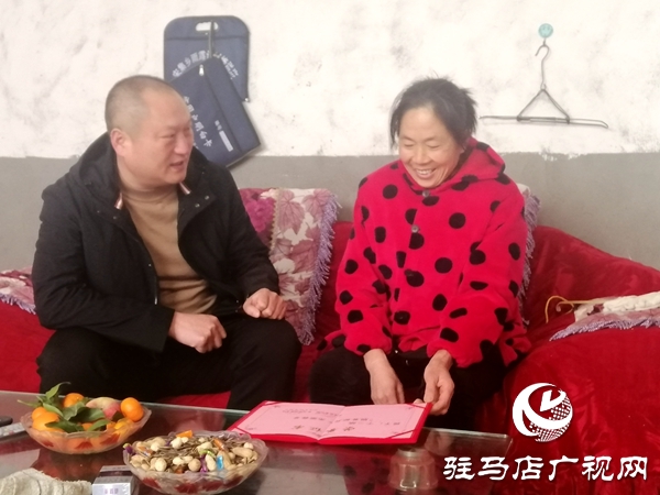 西平縣崔莊村村民:手里有錢啦 過年不差錢