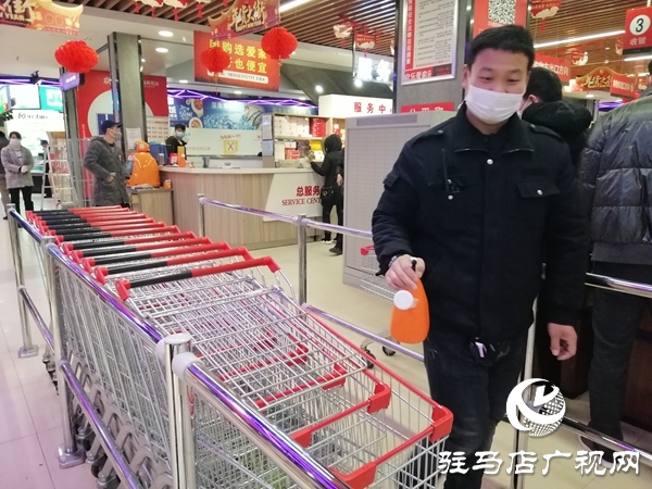 駐馬店市區(qū)超市生活物資供求充足 購(gòu)物環(huán)境規(guī)范有序