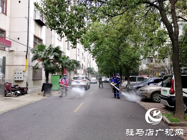 市紅十字蛟龍應(yīng)急搜救隊&ldquo;消疫先鋒隊&rdquo;  入市內(nèi)小區(qū)進行&ldquo;消殺&rdquo;