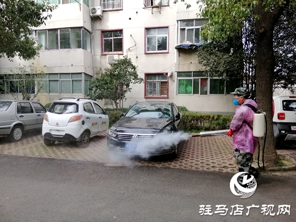 市紅十字蛟龍應(yīng)急搜救隊&ldquo;消疫先鋒隊&rdquo;  入市內(nèi)小區(qū)進行&ldquo;消殺&rdquo;