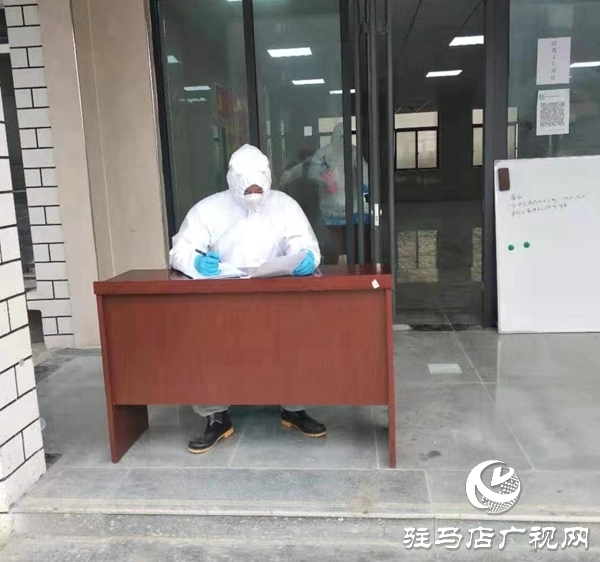 戰(zhàn)“疫”夫妻檔:同心堅(jiān)守沒(méi)有硝煙的戰(zhàn)場(chǎng)