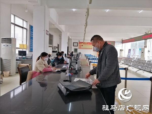 駐馬店市車管所實(shí)施便民服務(wù)措施助力復(fù)工復(fù)產(chǎn)