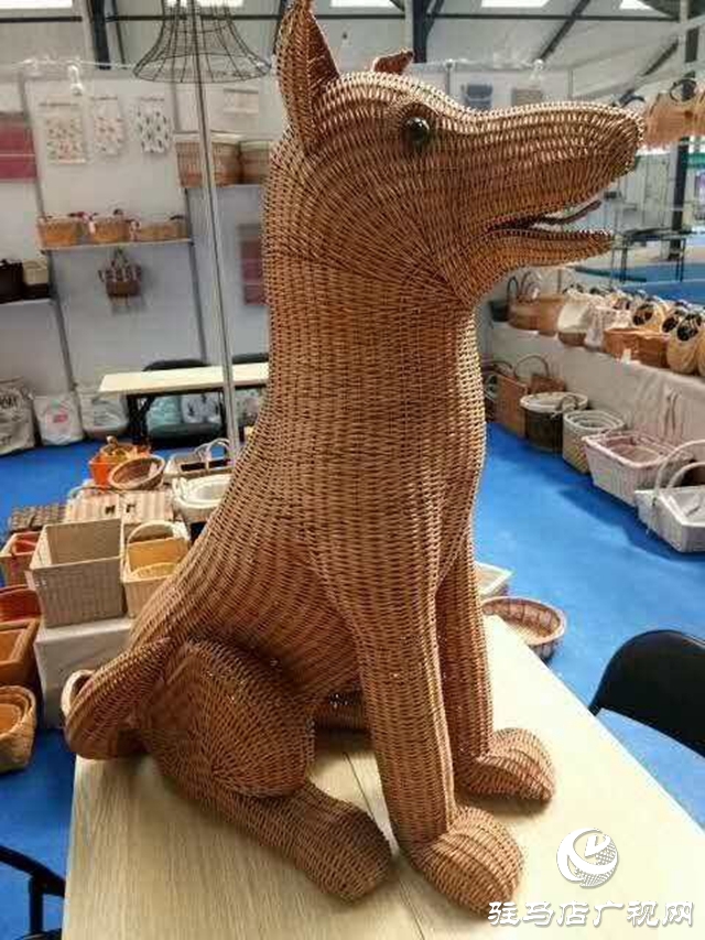 汝南縣宿鴨湖街道：柳編藝術(shù)展新品 帶貧出國(guó)賺外匯