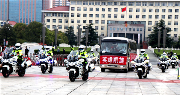 圓滿完成救治任務(wù) 駐馬店市援鄂醫(yī)療隊平安歸來