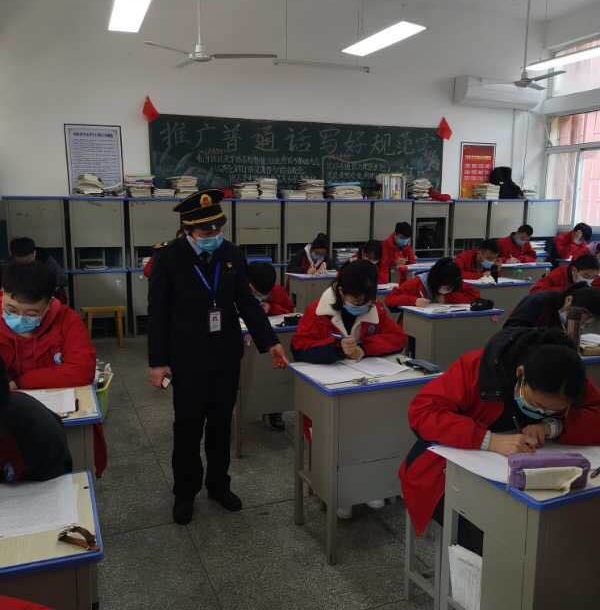 駐馬店市衛(wèi)生計生監(jiān)督局對高三復(fù)學(xué)情況監(jiān)督檢查