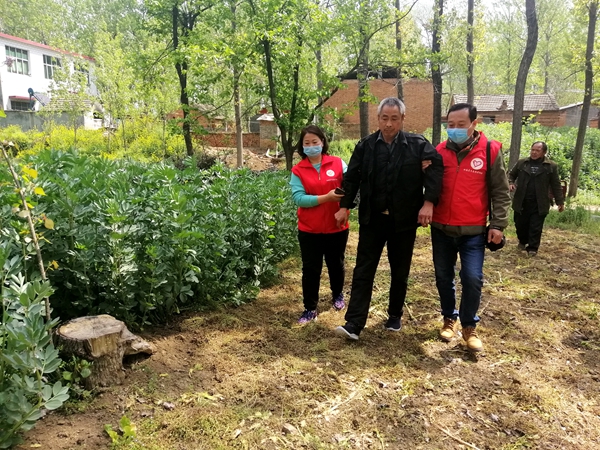 流浪24年，王洪偉終于回家了