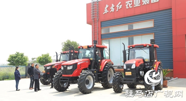 駐馬店市農(nóng)機市場迎來銷售旺季