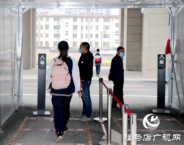 駐馬店市初中全面復(fù)學(xué)！小學(xué)高年級(jí)復(fù)學(xué)！同桌回來啦！