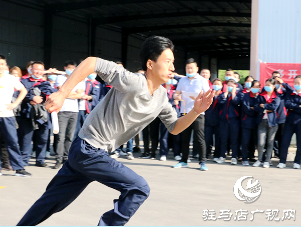 正陽:450名員工在企業(yè)運(yùn)動(dòng)會(huì)上展現(xiàn)蓬勃風(fēng)貌