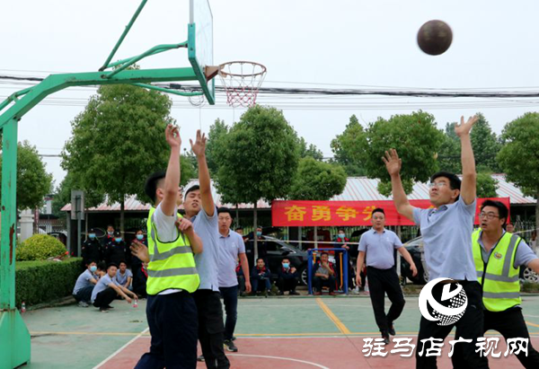 正陽:450名員工在企業(yè)運(yùn)動(dòng)會(huì)上展現(xiàn)蓬勃風(fēng)貌
