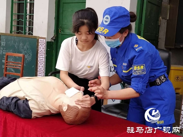 泌陽縣藍天救援隊開展&ldquo;珍愛生命，防范溺水&rdquo;進校園活動