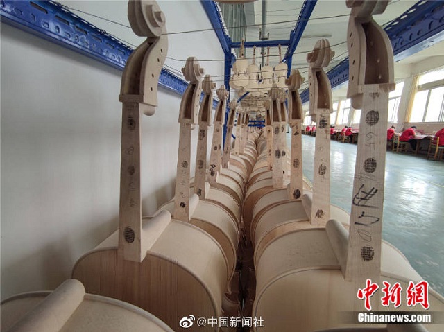 老鄉(xiāng)幫老鄉(xiāng)，師傅帶徒弟，確山農(nóng)民華麗轉(zhuǎn)變?yōu)?ldquo;制琴師”