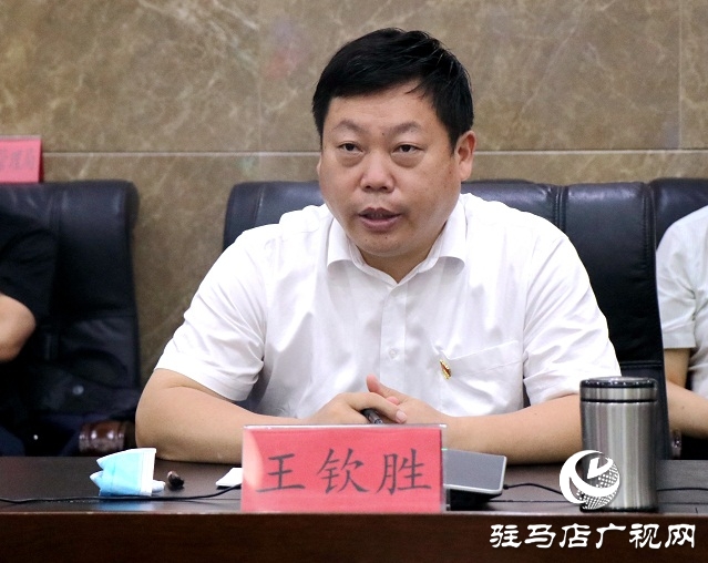 王欽勝現(xiàn)場(chǎng)接聽(tīng)“12345”政務(wù)服務(wù)熱線 交通設(shè)施、機(jī)動(dòng)車管理等問(wèn)題成熱點(diǎn)