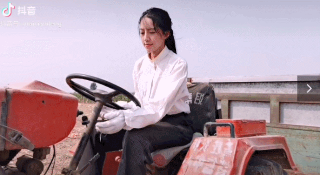 回村照顧病重父親，&ldquo;河南李子柒&rdquo;記錄日常意外走紅，200萬(wàn)粉絲坐等更新 | 成風(fēng)化人