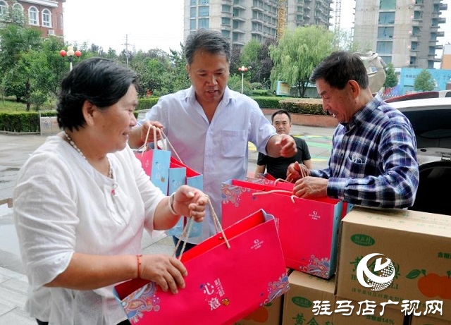 愛心人士為兒童福利院和特殊教育學(xué)校&ldquo;送溫暖、獻(xiàn)愛心&rdquo;