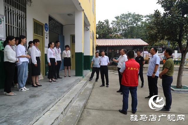 深深敬師義、濃濃關(guān)愛情  ——平輿縣古槐街道黨政主要領(lǐng)導(dǎo)教師節(jié)看望慰問一線教師及教育工作者