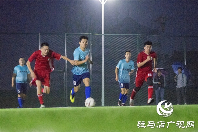 駐馬店“體彩杯”七人制足球賽開賽 雨中燃爆運動激情