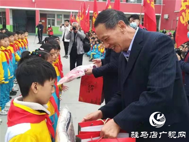 關(guān)愛留守兒童 ?讓愛不再缺席