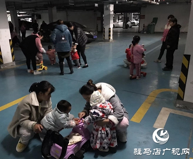 地下車(chē)庫(kù)變身活動(dòng)場(chǎng) ?安全隱患引人憂(yōu)