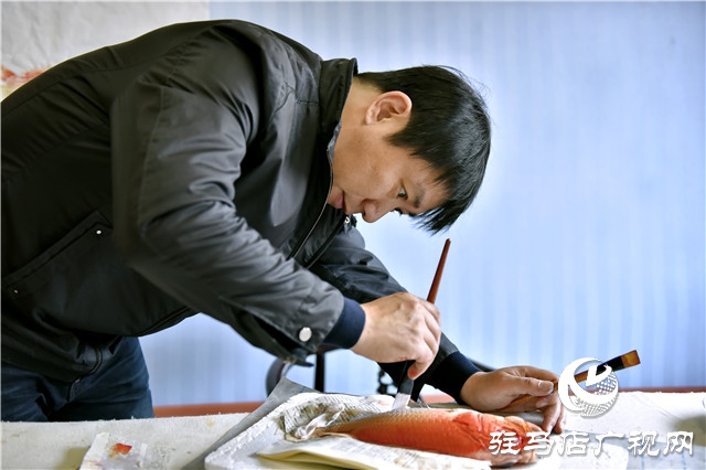 非遺文化:讓魚(yú)兒“活”在紙上——谷冰魚(yú)拓