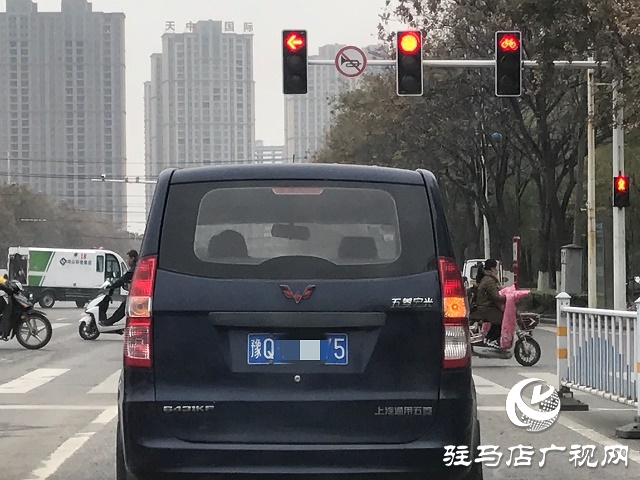 單雙號(hào)限行第一天 限行區(qū)域內(nèi)車少路況好