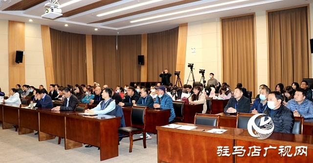 駐馬店市社會心理服務宣講團走進駐馬店廣播電視臺 普及心理健康知識