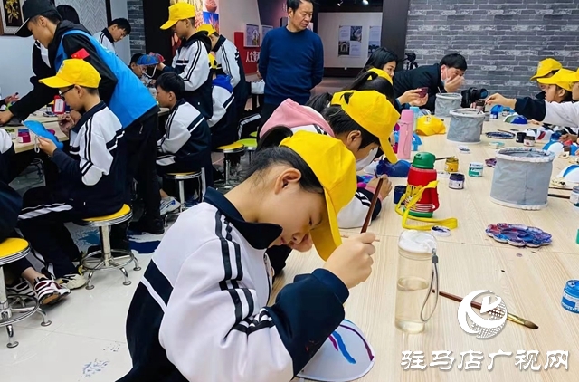 駐馬店市第十二中學(xué)開展“傳承紅色基因、做時代好少年”實(shí)踐活動