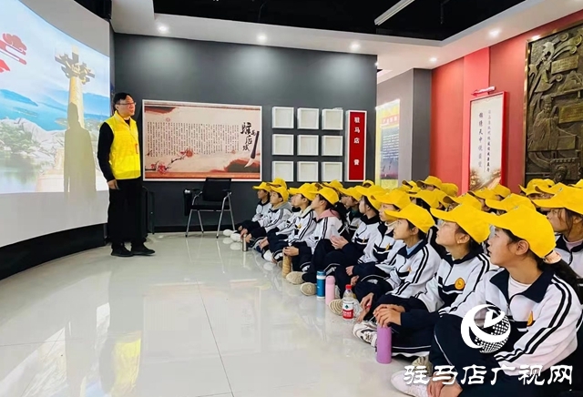 駐馬店市第十二中學(xué)開展“傳承紅色基因、做時代好少年”實(shí)踐活動