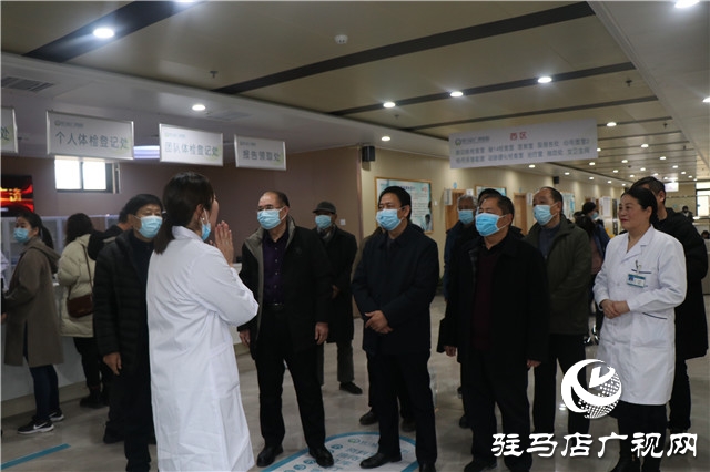 書畫及攝影藝術(shù)家走進(jìn)駐馬店廣濟(jì)醫(yī)院開展公益創(chuàng)作活動