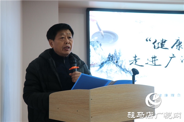 書畫及攝影藝術(shù)家走進(jìn)駐馬店廣濟(jì)醫(yī)院開展公益創(chuàng)作活動