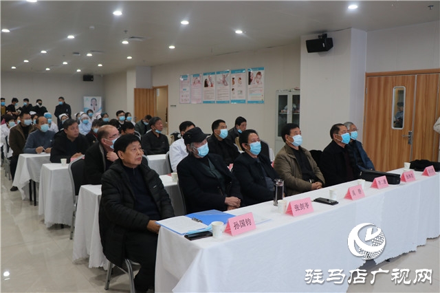 書畫及攝影藝術(shù)家走進(jìn)駐馬店廣濟(jì)醫(yī)院開展公益創(chuàng)作活動