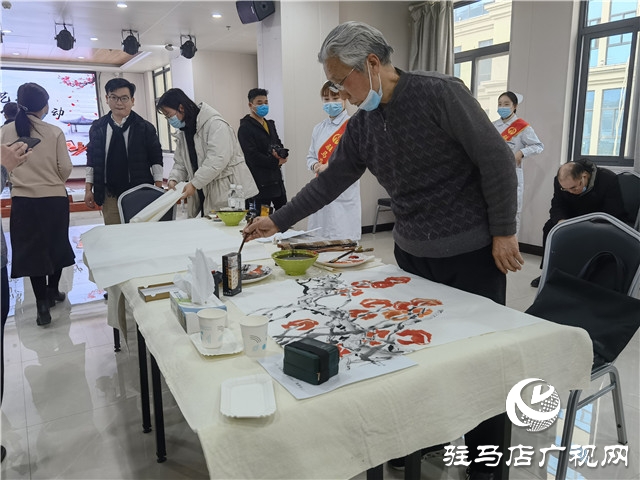 書畫及攝影藝術(shù)家走進(jìn)駐馬店廣濟(jì)醫(yī)院開展公益創(chuàng)作活動