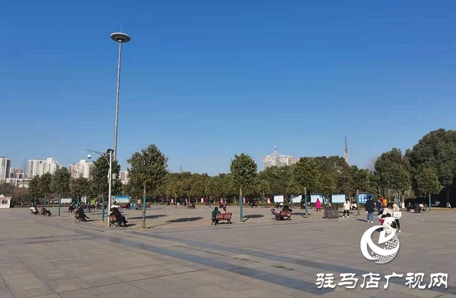 駐馬店:大風過后天晴朗 碧空如洗景色靚