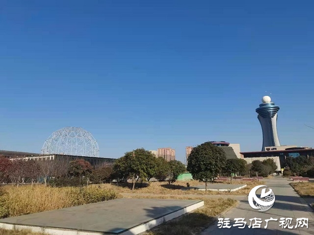 駐馬店:大風過后天晴朗 碧空如洗景色靚