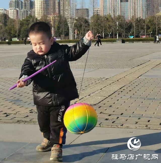 駐馬店:大風過后天晴朗 碧空如洗景色靚