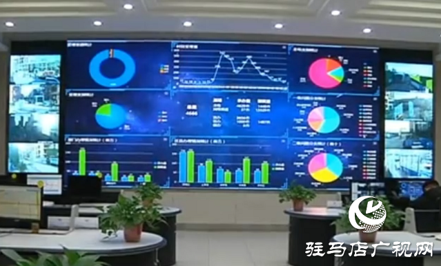 駐馬店：路面大坑有危險(xiǎn) &ldquo;12345&rdquo;現(xiàn)場(chǎng)解民患