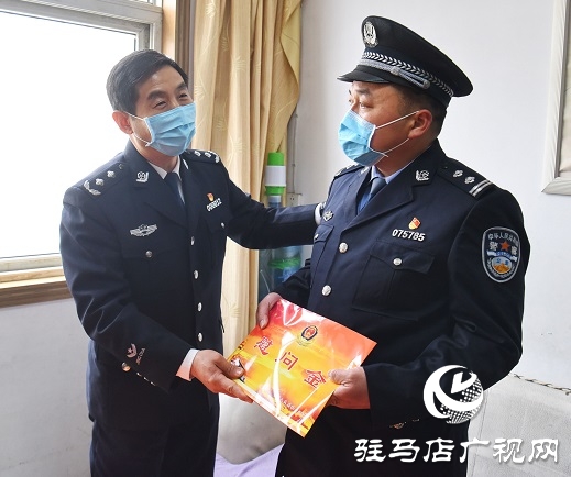 河南省公安廳副廳長(zhǎng)郭智深赴平輿縣開(kāi)展走訪慰問(wèn)活動(dòng)