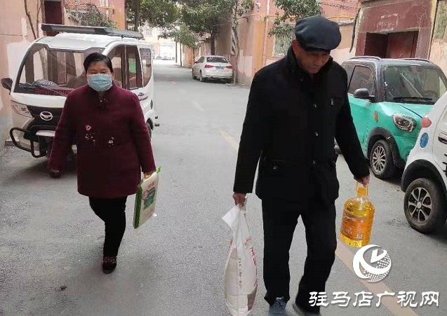 駐馬店:七旬夫婦幫扶鄰里 點滴關(guān)懷溫暖人心