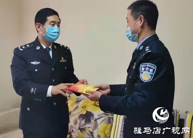 郭智深一行到驛城公安分局開展春節(jié)慰問工作