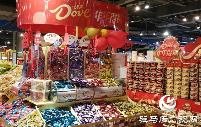 駐馬店:張燈結(jié)彩年味濃 年貨市場迎春忙