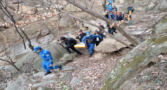 泌陽縣藍(lán)天救援隊(duì)聯(lián)合周邊市縣救援隊(duì)深山搜救八旬老人