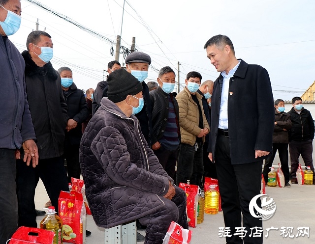 送物資 獻祝福 新春慰問來到小靳莊